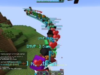Hypixel прокатил игроков (на летающем поезде из блоков)