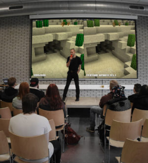 «Он просто делает текстуры… Вообще-то нет!» — художник Minecraft рассказал о своей работе